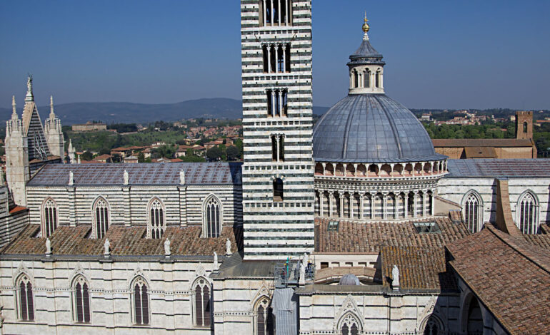 “Un libro di marmo”, il volume sul Pavimento del Duomo di Siena