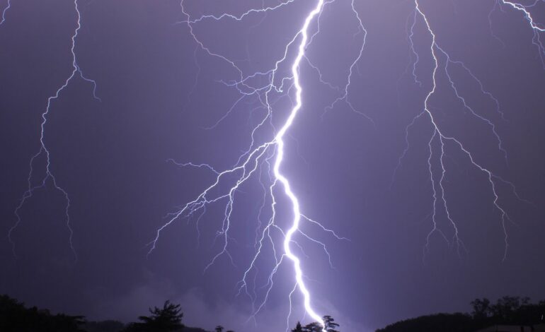 Pioggia e temporali, codice giallo in parte della Toscana