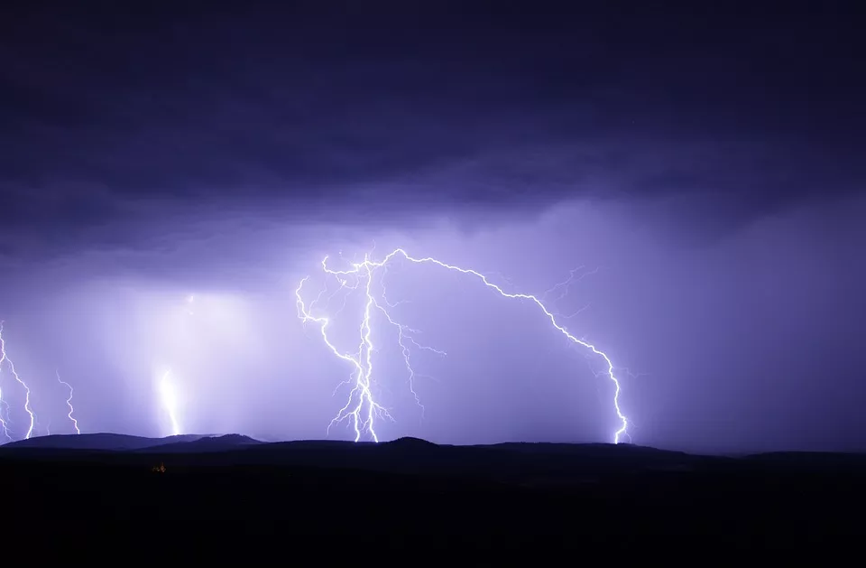 Rischio idrogeologico e temporali, codice giallo per tutta la Toscana