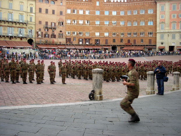 Grave incidente durante un aviolancio:  morto paracadutista della Folgore di Siena