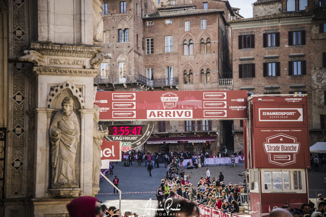 Strade Bianche e Gran Fondo, a San Prospero sospeso il divieto di sosta per la pulizia dalla strada