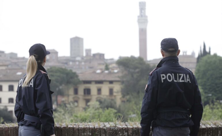 Detenzione e spaccio di droga: la Polizia di Siena esegue 6 misure cutelari, 18 gli indagati