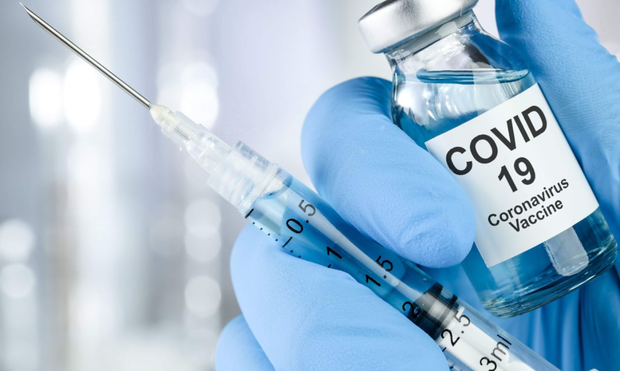 Anche in farmacia è possibile vaccinarsi contro l’influenza stagionale e contro il Covid-19