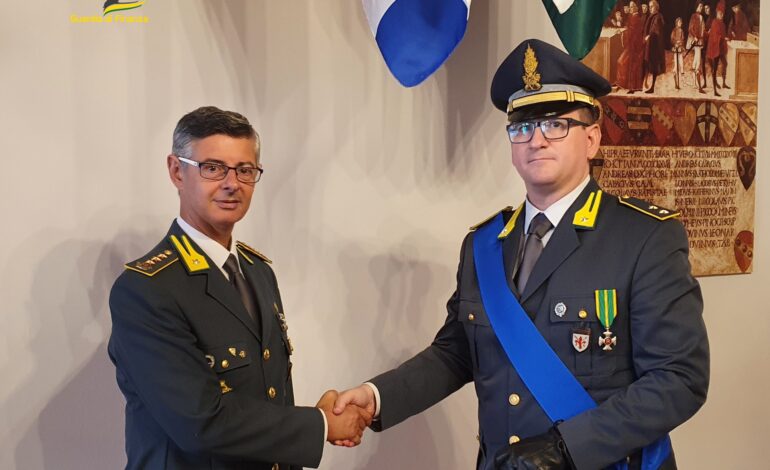 IL TENENTE MICHELE DE NICOLA E’ IL NUOVO COMANDANTE DELLA TENENZA DELLA GUARDIA DI FINANZA DI POGGIBONSI.