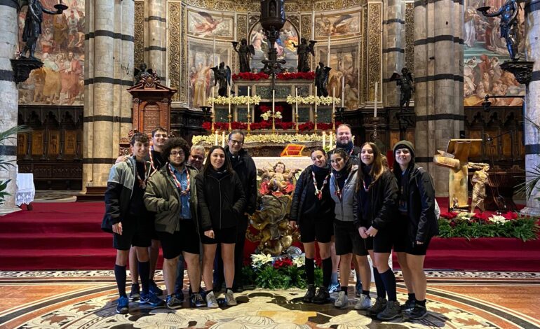 SOLIDARIETA’: IL GRUPPO SCOUT DI MONTEPULCIANO IN SERVIZIO ALLA CARITAS DI SIENA. OGGI LA MESSA CON IL CARD. LOJUDICE