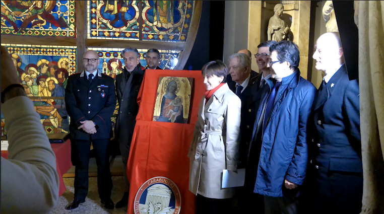 Successo a Siena per il ritorno della Madonna con bambino: l’opera è stata ritrovata dai carabinieri