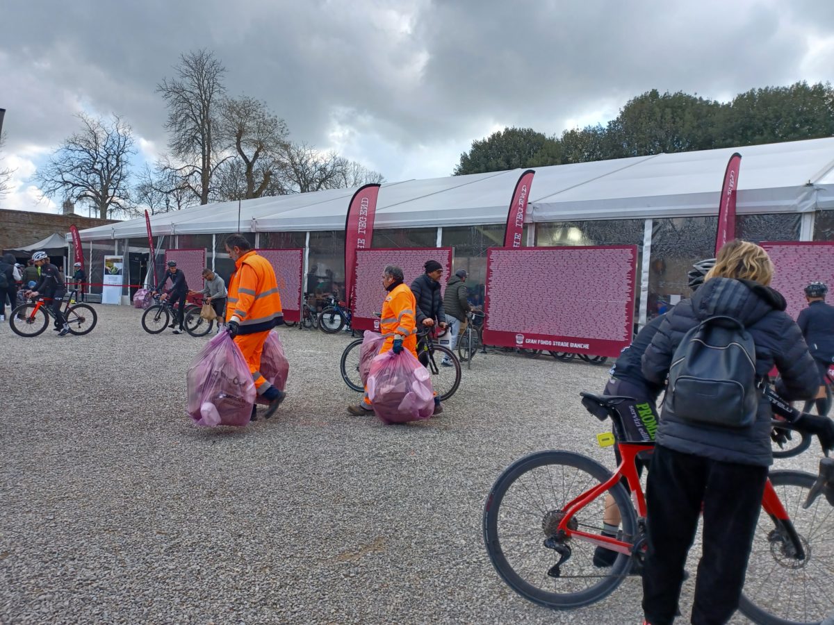 Sport, educazione ambientale e sostenibilità: Strade Bianche è stata una Ride Green con Sei Toscana