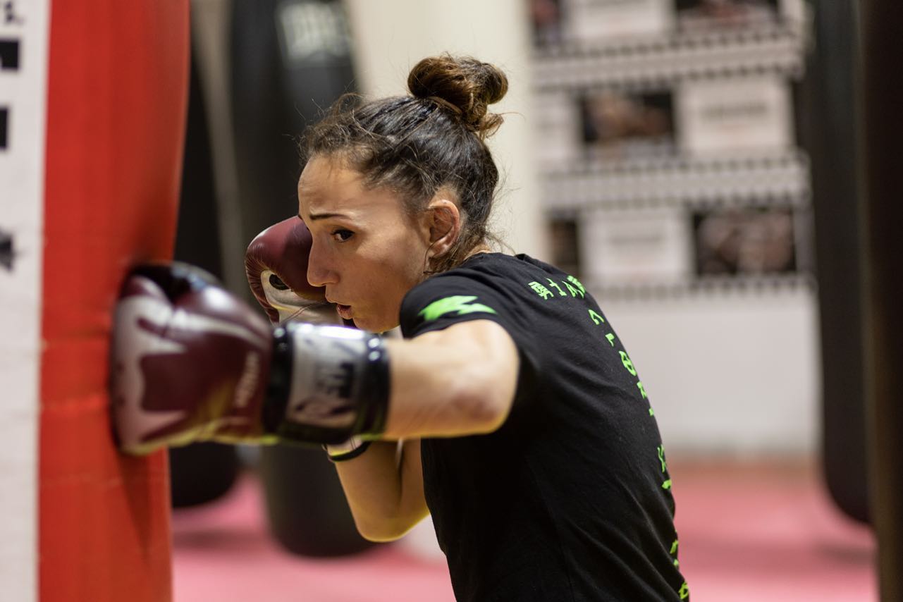 Acli Siena e Selena Italy, iniziativa contro violenza di genere e bullismo con la partecipazione della campionessa mondiale di kickboxing Gloria Peritore