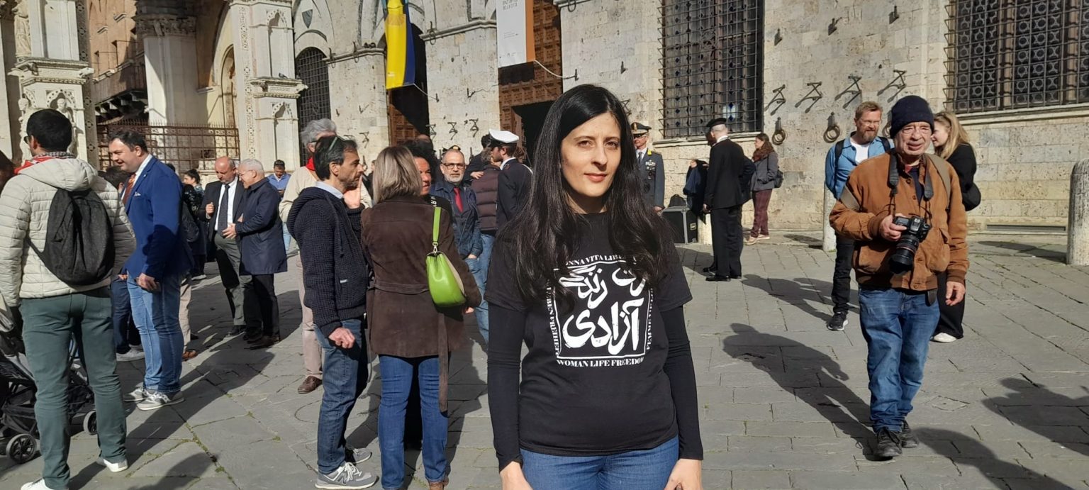 25 aprile, l’attivista Sanaz Partow: “Il sacrificio dei partigiani iraniani per il loro amore verso la libertà”