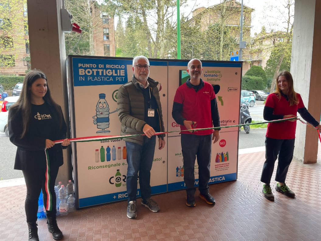 Ambiente: inaugurato il nuovo eco compattatore di Etruria Retail