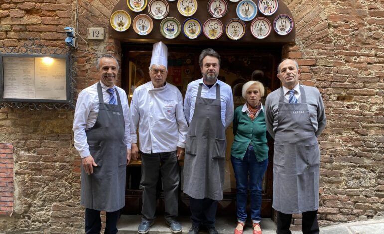 La Grotta di Santa Caterina compie 50 anni: la storia di Bagoga e del ristorante che a Siena è una “seconda casa”