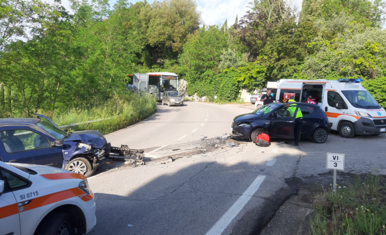 Incidente a Montepulciano: macchine distrutte, tre feriti