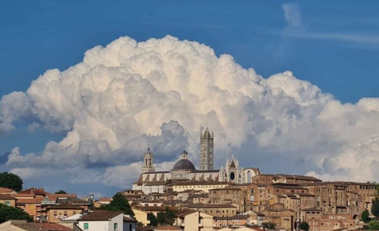 Meteo, temperature in calo e temporali per i giorni di Palio, pioggia già da oggi pomeriggio