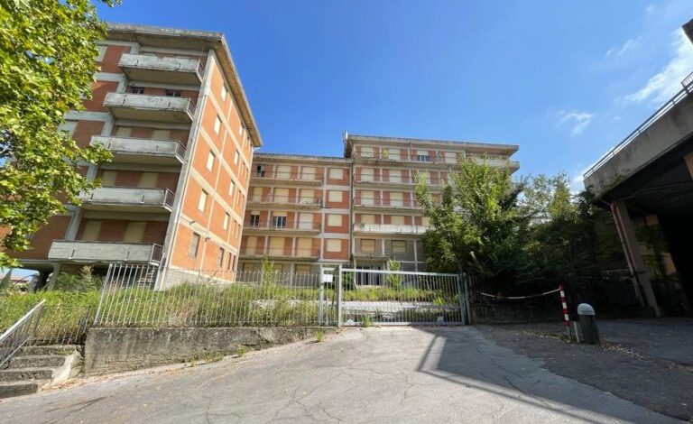 Da palazzo abbandonato a residenza universitaria: il piano dell’Agenzia del Demanio per l’ex-sede di Vico Alto