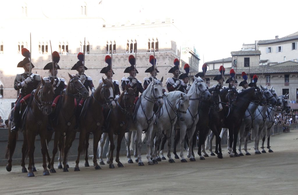 Palio, prova generale senza i carabinieri a cavallo