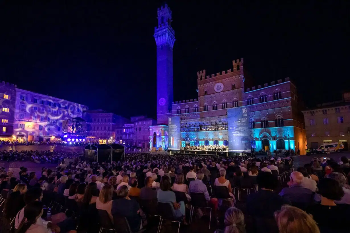 “Concerto per l’Italia” in Piazza del Campo a Siena diretto da Daniele Gatti