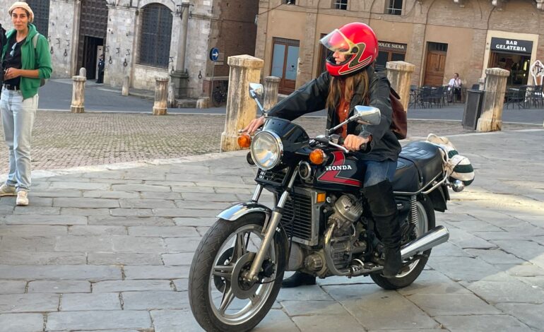 Piazza del Campo set cinematografico, al via le riprese del film su Gianna Nannini