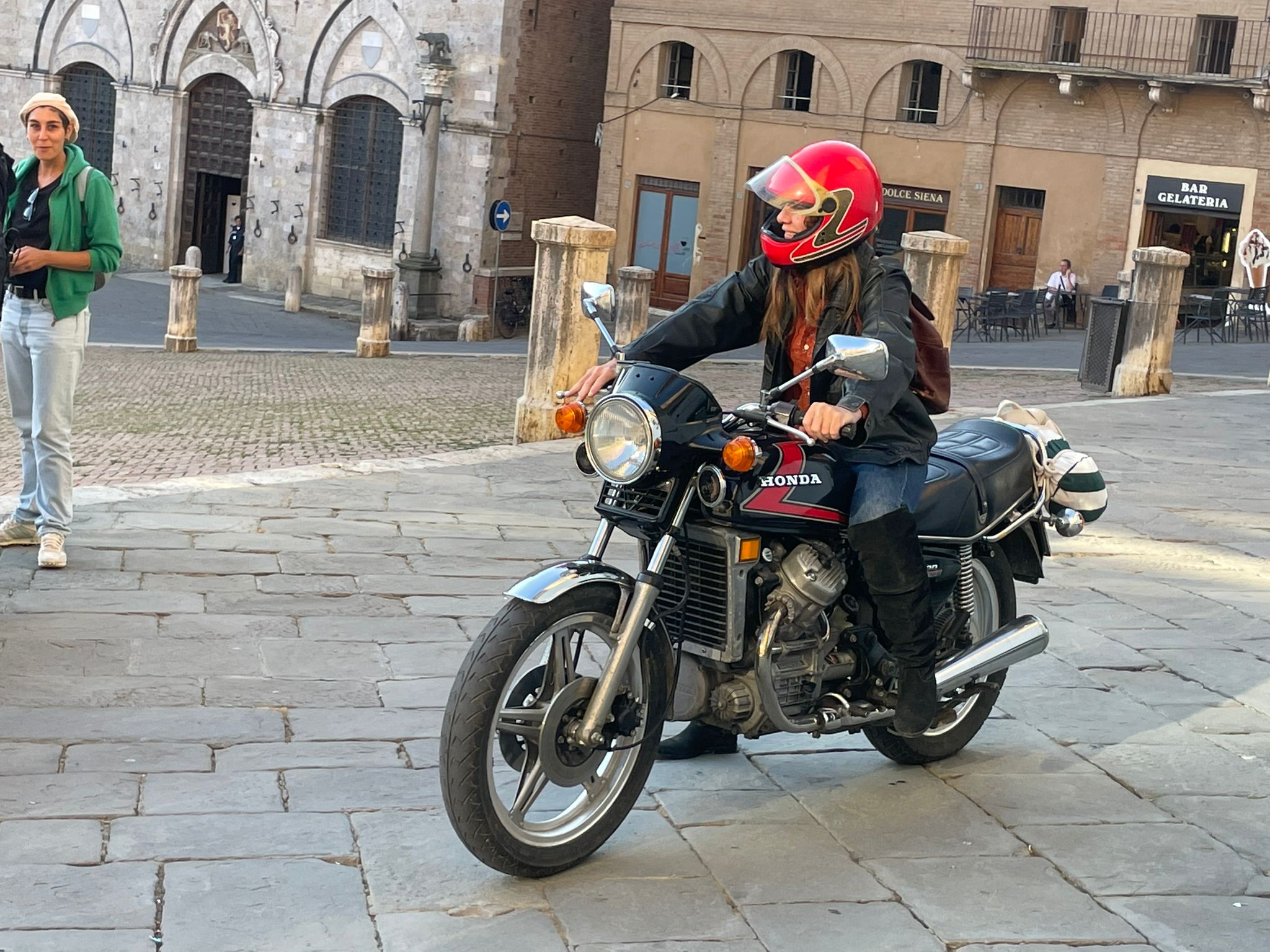 Piazza del Campo set cinematografico, al via le riprese del film su Gianna Nannini