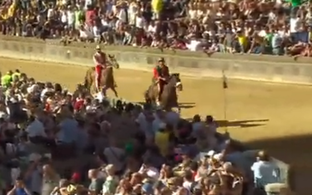 Palio, la contrada del Drago vince la seconda prova