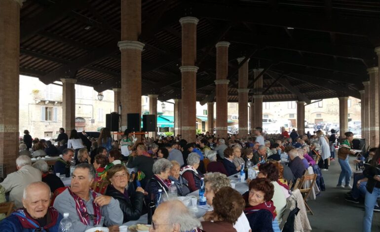 Torna “A pranzo co’ nonni”: appuntamento sabato al Tartarugone