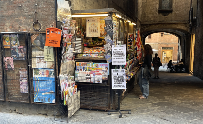 Edicole aperte anche di notte per combattere la crisi della carta stampata: a Siena non tutti aderiscono