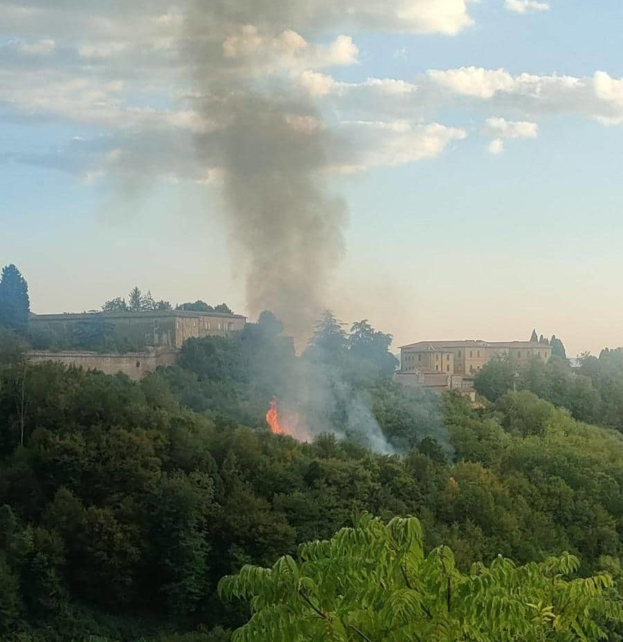 Toscana a rischio incendi, scatta il divieto di abbruciamenti fino al 22 ottobre