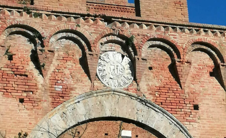 Distaccamento materiale, chiusa Porta Romana a Siena