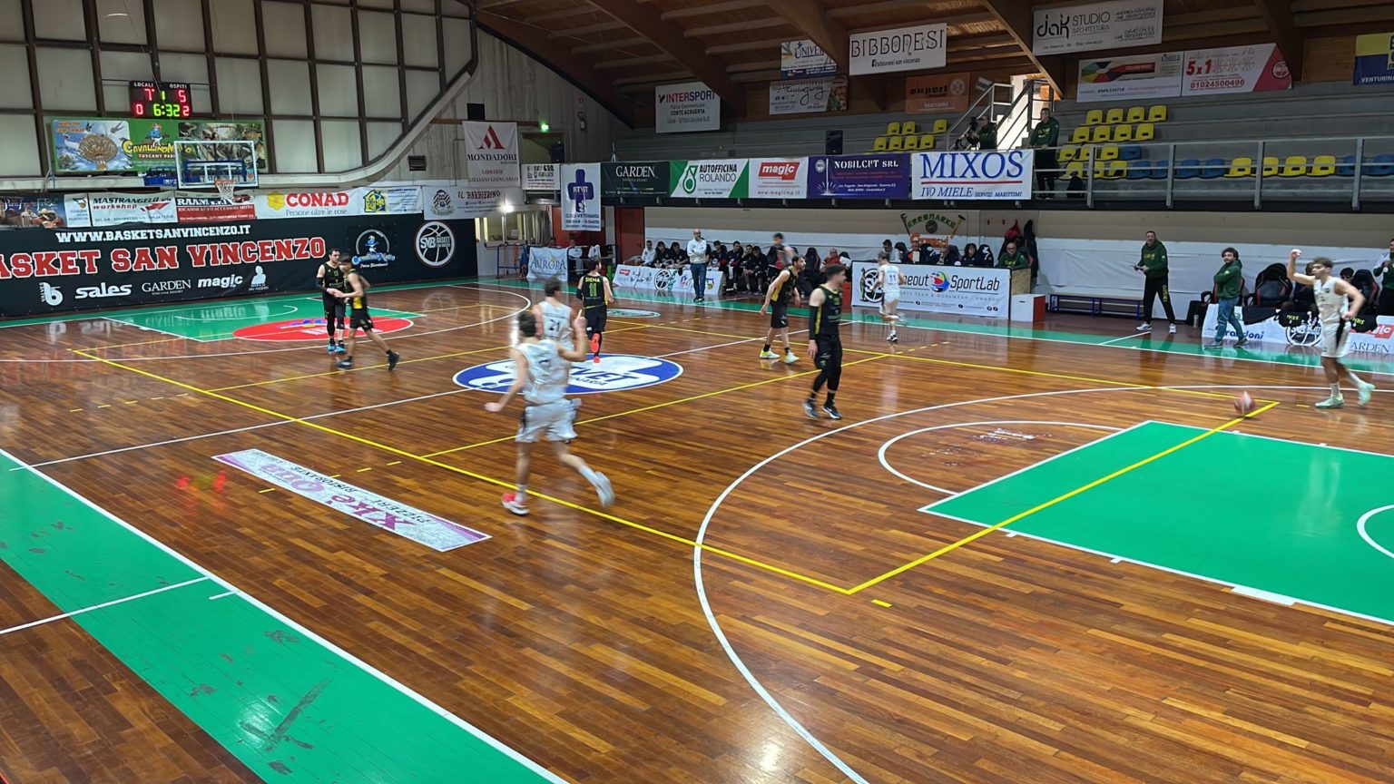 Basket, il Costone scivola a San Vincenzo. 92-83 il finale al PalaGiovani