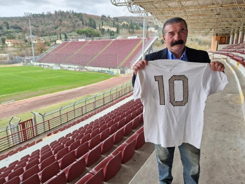 Scomparso a Siena Mauro Pasqualini, il giocatore del Bologna che scambiò la maglia con Pelè