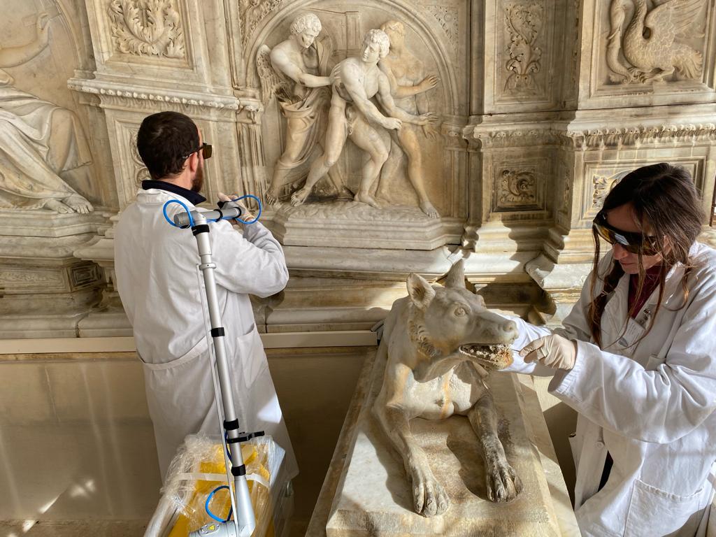 Restauro Fonte Gaia: la Scuola Edile accoglie la sezione senese di Italia Nostra