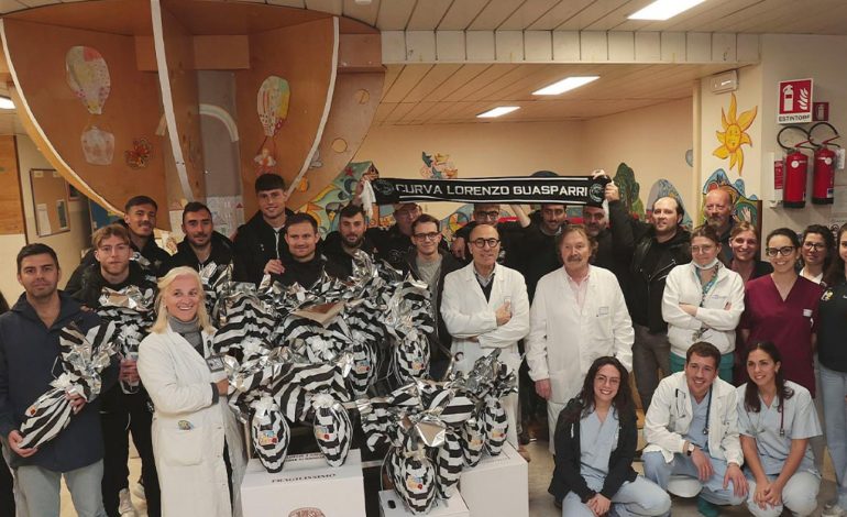 IL SIENA F.C. TORNA A FAR VISITA AI PICCOLI PAZIENTI DELL’OSPEDALE DI SIENA