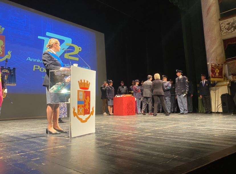 La polizia celebra i suoi primi 172 anni, a Siena aumentano arresti e denunce di minori. Il saluto del questore alla città è un appello al sindaco: “Si lavori per la nuova questura”