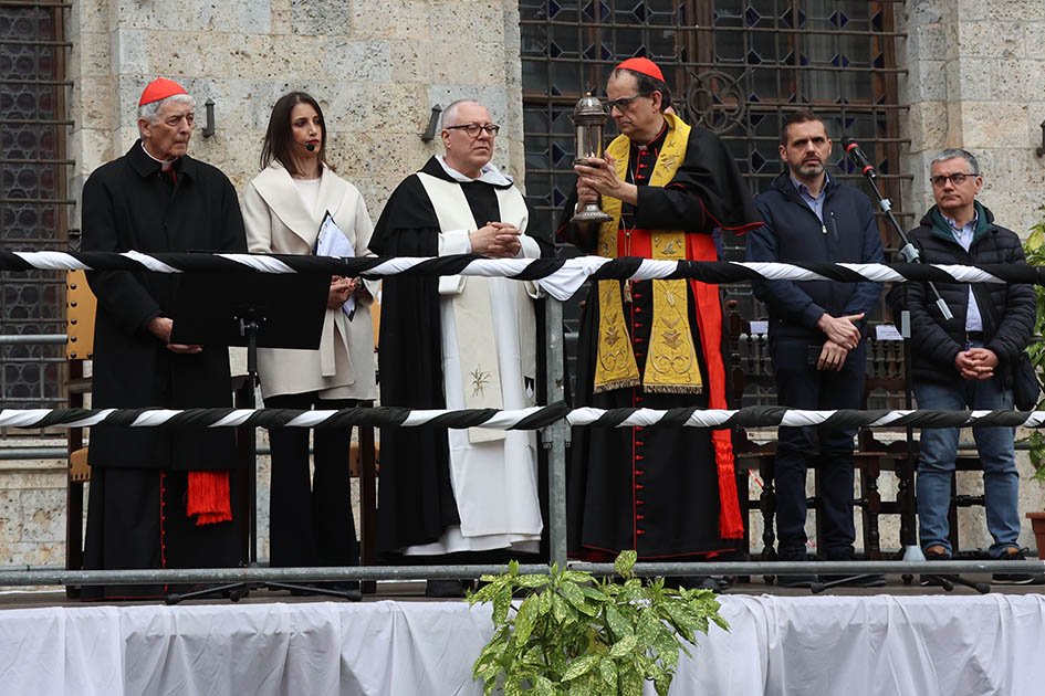 Al via del feste Cateriniane, l’olio votivo arriva da Teramo. Per la prima volta una città fuori dalla Diocesi