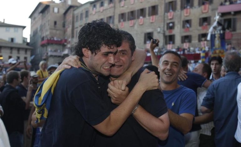 L’albero di Laerte, tenacia e ricordo: agli Orti del Tolomei l’iniziativa voluta dalla famiglia Mulinacci