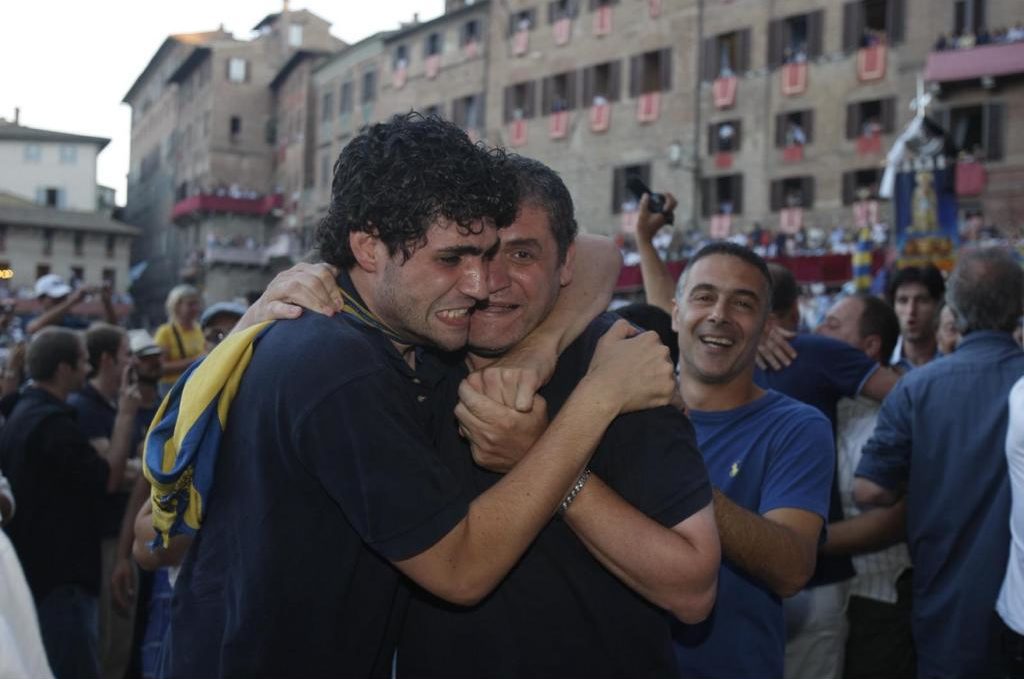 L’albero di Laerte, tenacia e ricordo: agli Orti del Tolomei l’iniziativa voluta dalla famiglia Mulinacci