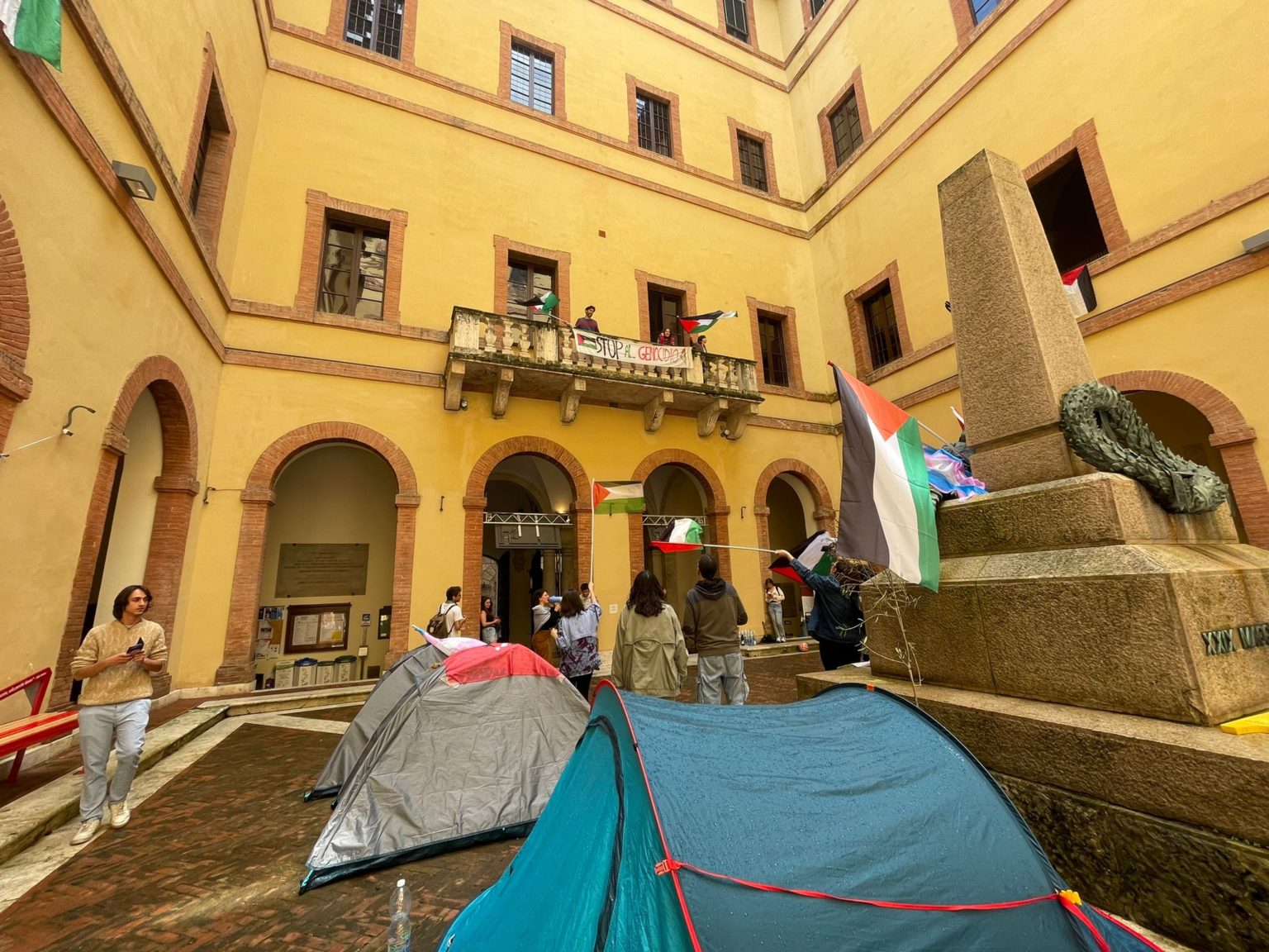 All’Università stop alla TendiFada pro Gaza, in senato accademico raggiunta l’intesa Di Pietra-studenti