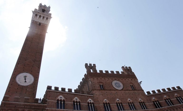 Siena, il Comune al lavoro per il taglio dell’erba su tutto il territorio