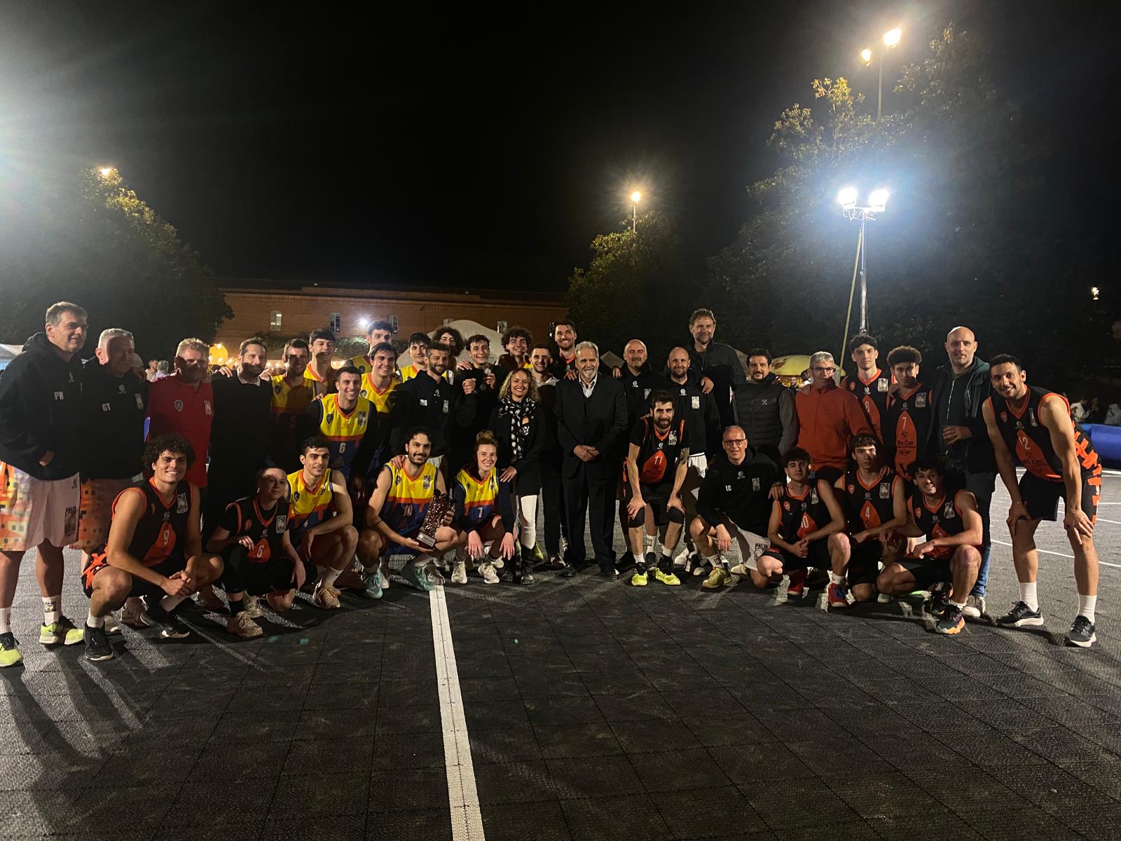 Si chiude in bellezza la terza edizione di Palioacanestro con la vittoria dell’Orso, ma è la festa di tutto il basket senese