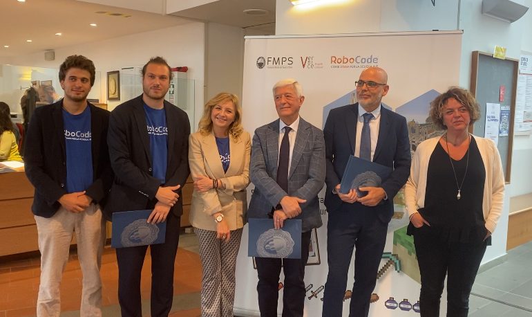 Presentato il nuovo progetto di Fondazione Mps “Siena Virtual Game”: oltre 150 studenti impegnati per costruire la nostra città su Minecraft