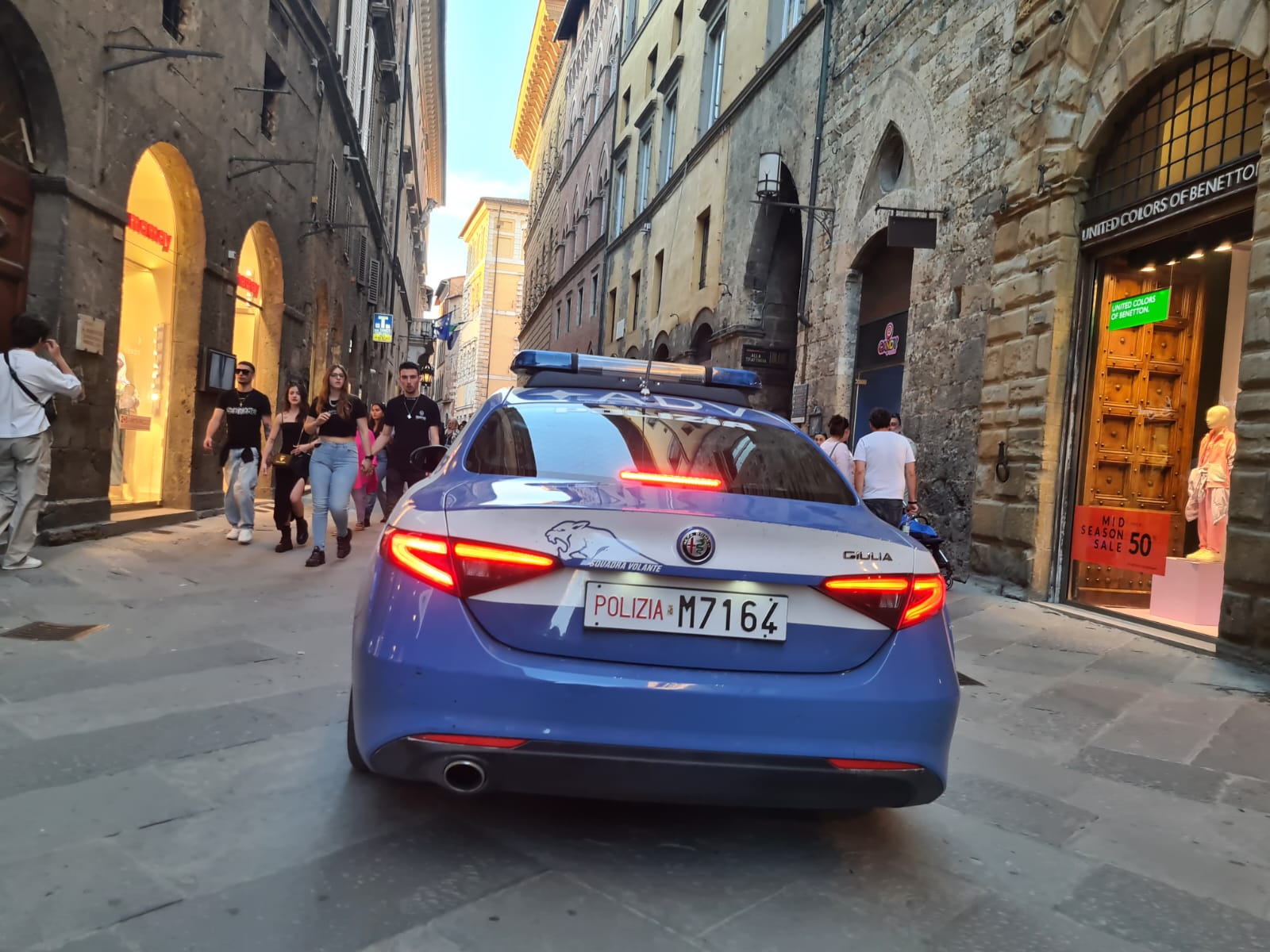 Individuato e denunciato il presunto autore del doppio furto in centro, a Siena