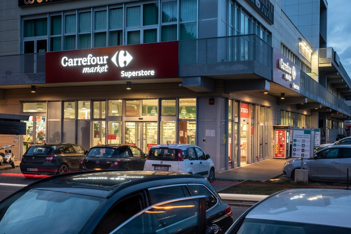 Scuola, suona la campanella per Etruria retail. Via alle prenotazioni dei libri scolastici nei negozi Carrefour