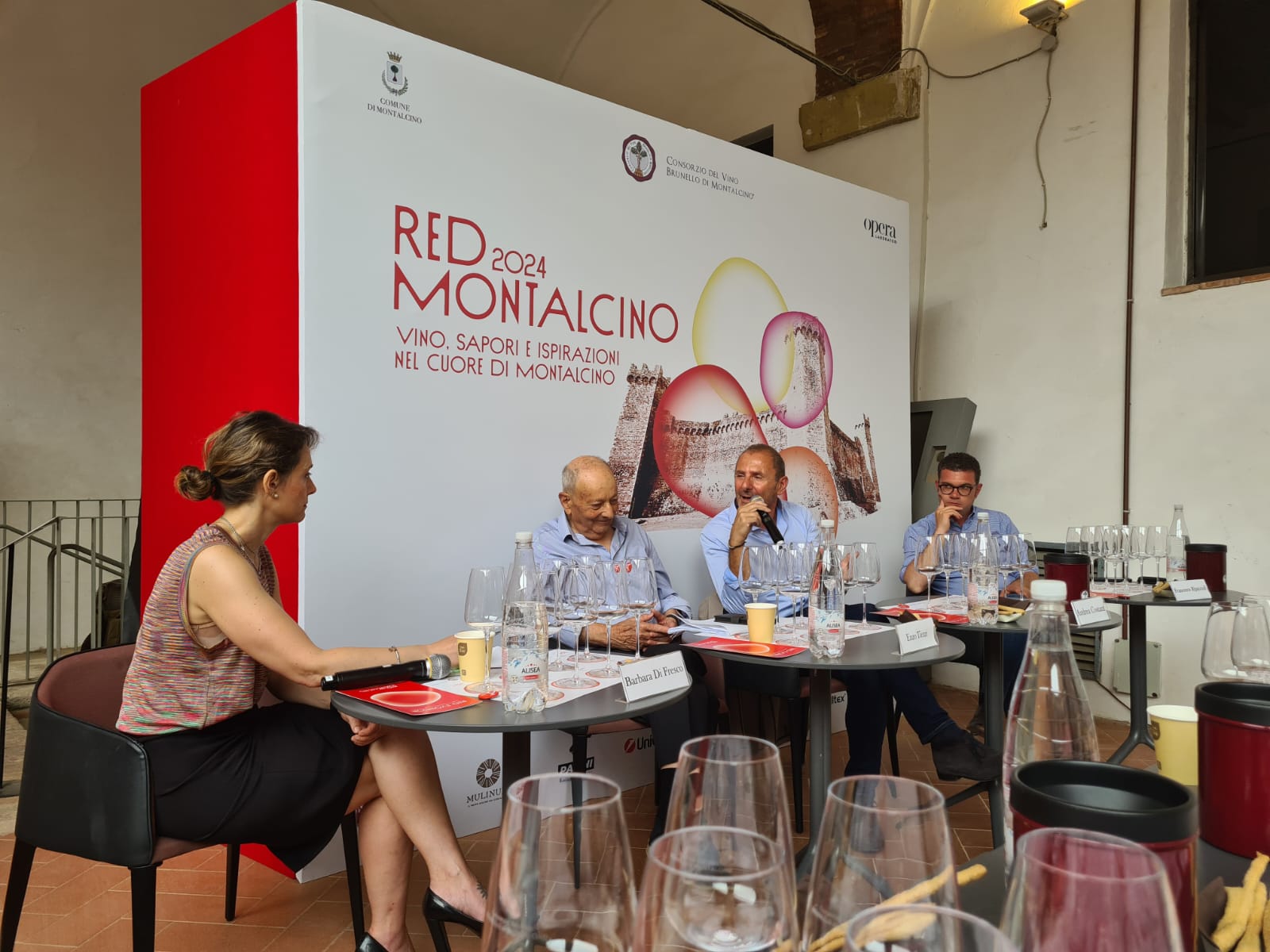 Quarant’anni di Rosso, stasera Montalcino celebra il suo vino rock