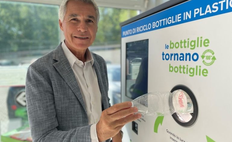 Etruria Retail per l’ambiente: nei negozi Carrefour raccolte quasi 4 milioni di bottiglie di plastica PET