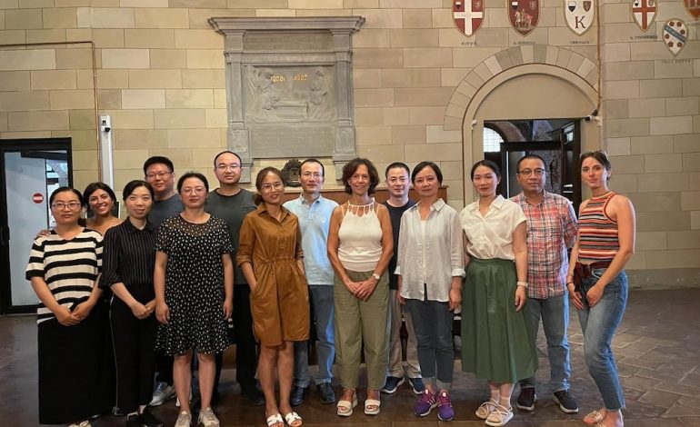 Delegazione di medici cinesi accolta a Palazzo Pubblico. L’incontro in Sala delle Lupe alla presenza dell’assessore Vanna Giunti