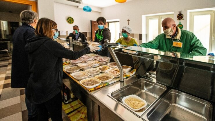 Siena: la messa con i volontari Caritas inaugura il servizio estivo della mensa a San Francesco