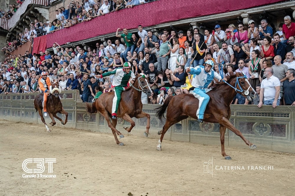 Palio, il Sindaco firma un’ordinanza relativa al passaggio dei cavalli e dei popoli delle Contrade