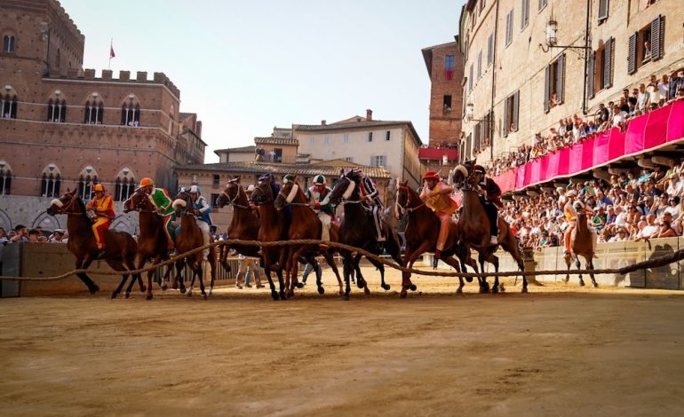 Palio 16 agosto, effettuata la segnatura dei dieci fantini