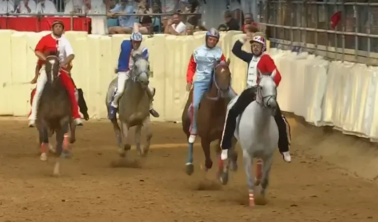 Palio di Asti: Antonio Siri domina e vince la corsa