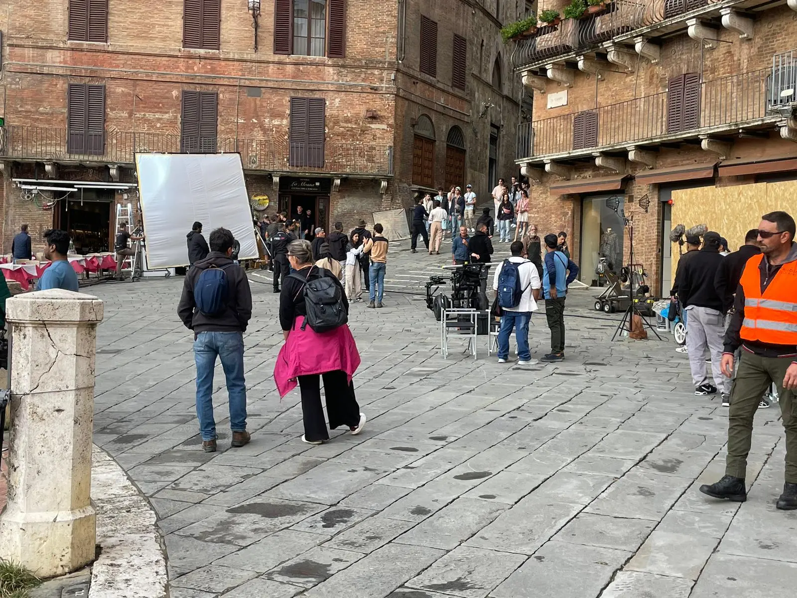 Bollywood gira in Piazza del Campo: primi ciak per ‘War 2’