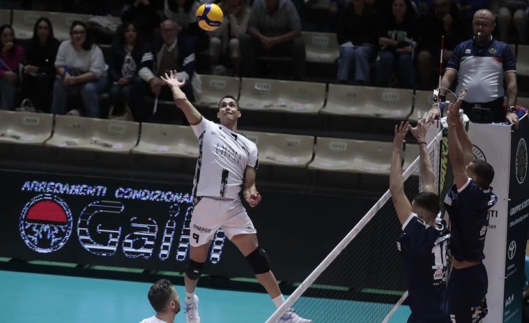 La Emma Villas Siena inizia con il piede giusto: 3-0 ad Aversa, Nelli mvp